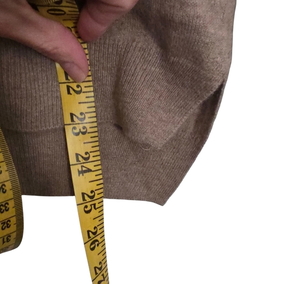 💯% YAK Tan and Black Crew Neck Sweater - Picture 7 of 11